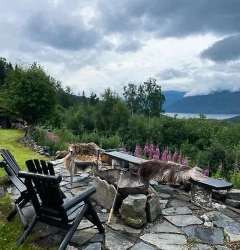 Log With View Of Gaustatoppen Feriehus Austbygdi