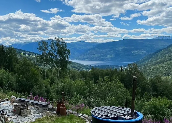Log With View Of Gaustatoppen Feriehus Austbygdi