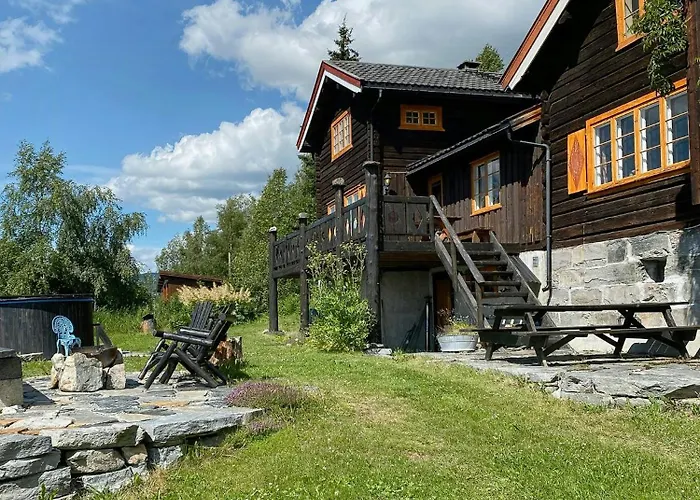 Log With View Of Gaustatoppen Feriehus *