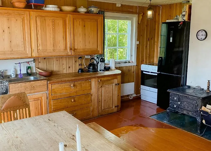 Log With View Of Gaustatoppen Feriehus